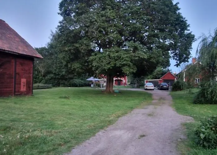 Vackert Sekelskifteshus Pa Bondgard I Vimmerby
